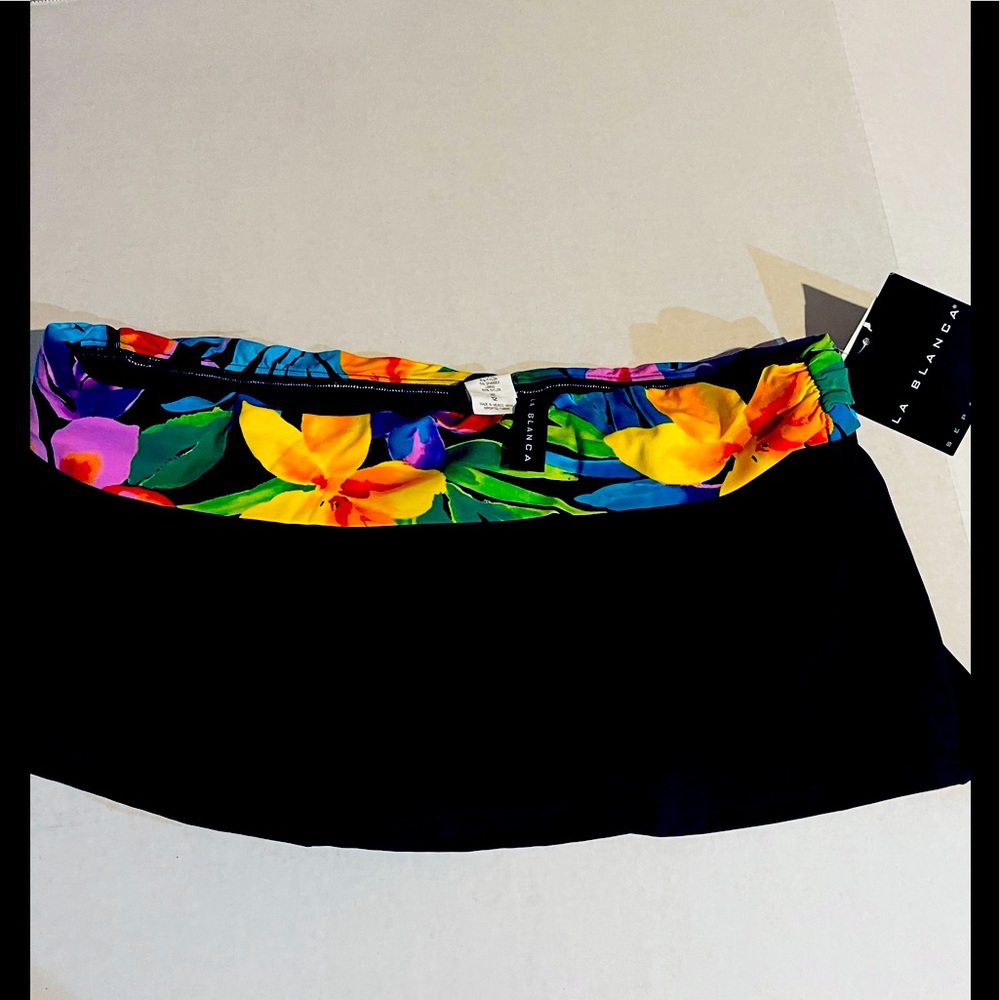 La Blanca bikini bottom size 12. NWT. Has hygienic panty liner. Never worn.